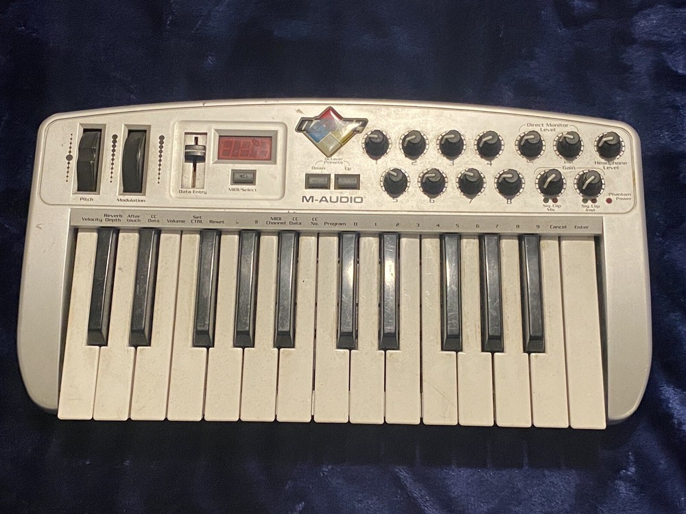 M-Audio Ozone 25 Midi USB Controller Keyboard WORKING