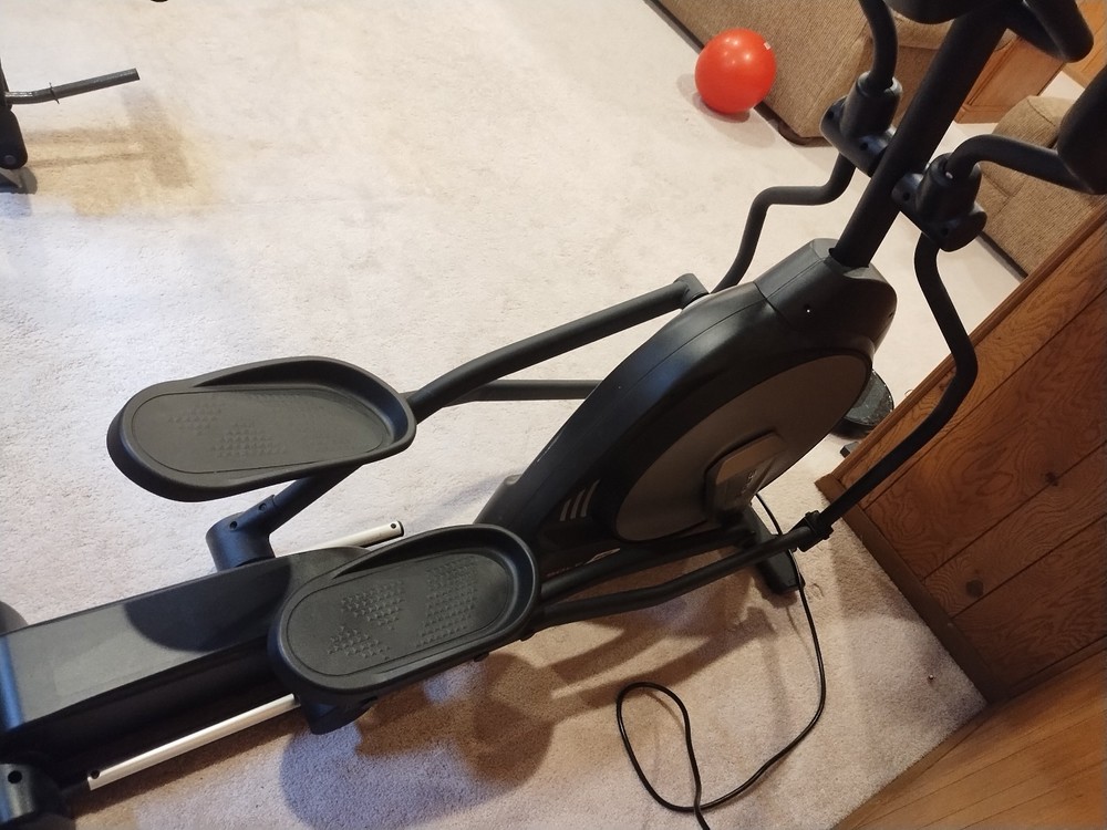 Sole Elliptical E20 Incline, Multiple Programs, Bluetooth, New Rails, Manual