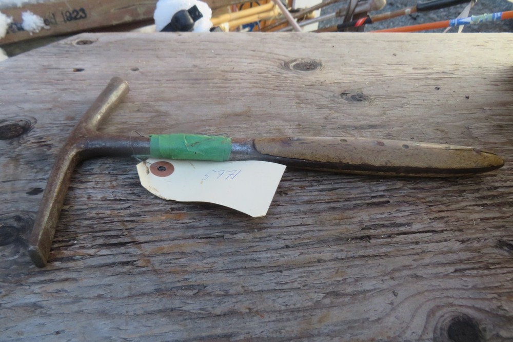 old tack hammer    very nice ( 5771