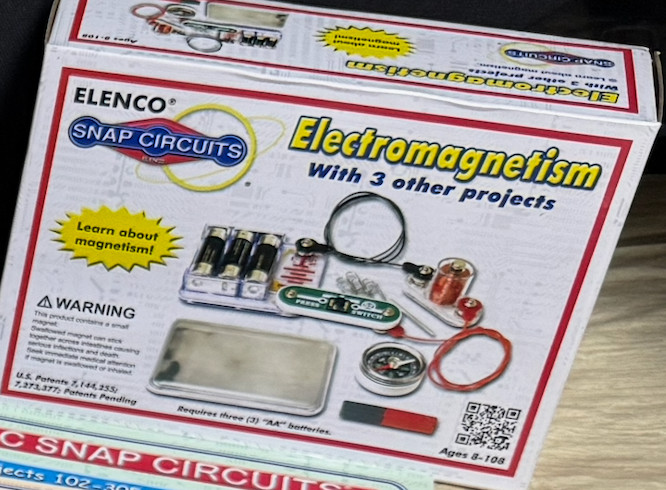 Large Lot Electronic Snap Circuits Elenco Multiple Kits Lights, Electromagnet