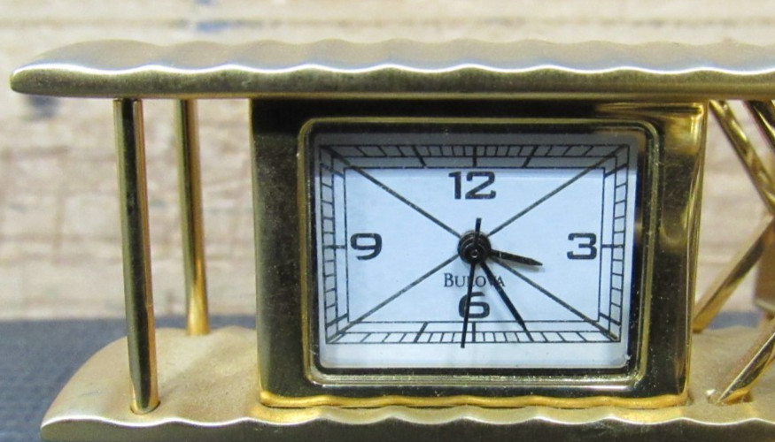 RARE Smithsonian Bulova Wright Brothers desktop twin clock