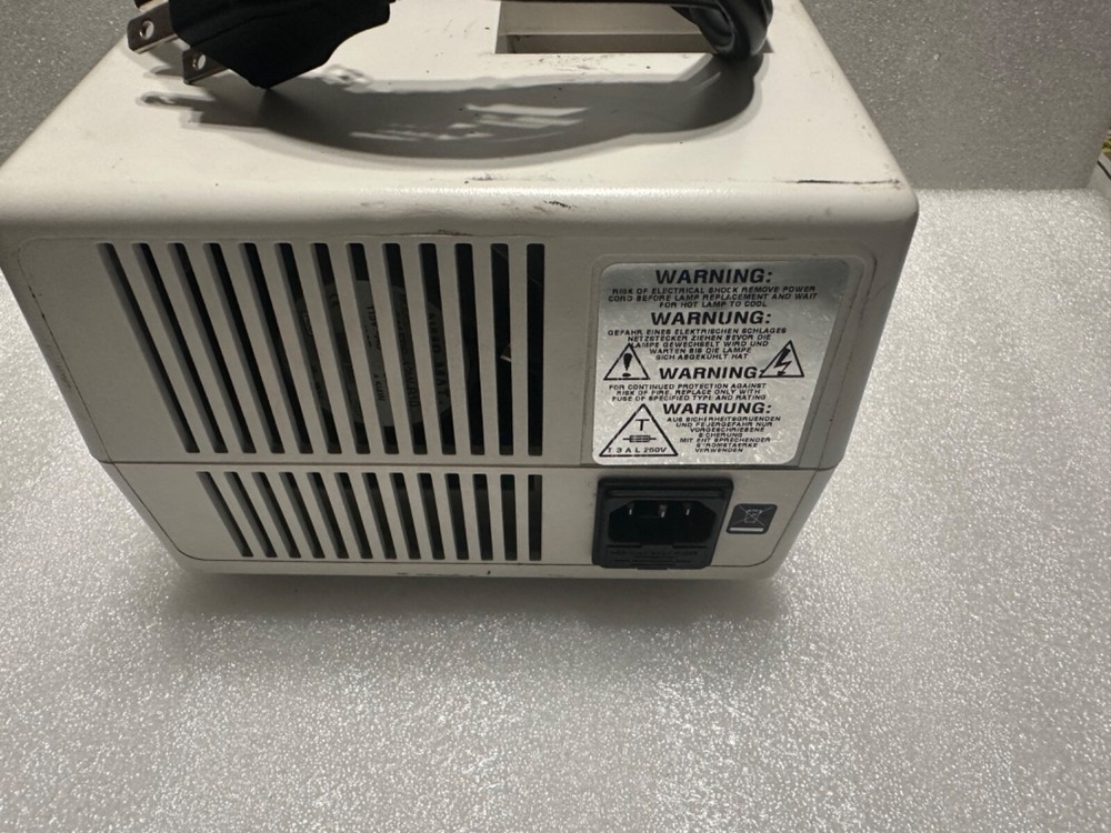 DOLAN-JENNER M4402 LabPro Powerlite High Intensity Illuminator