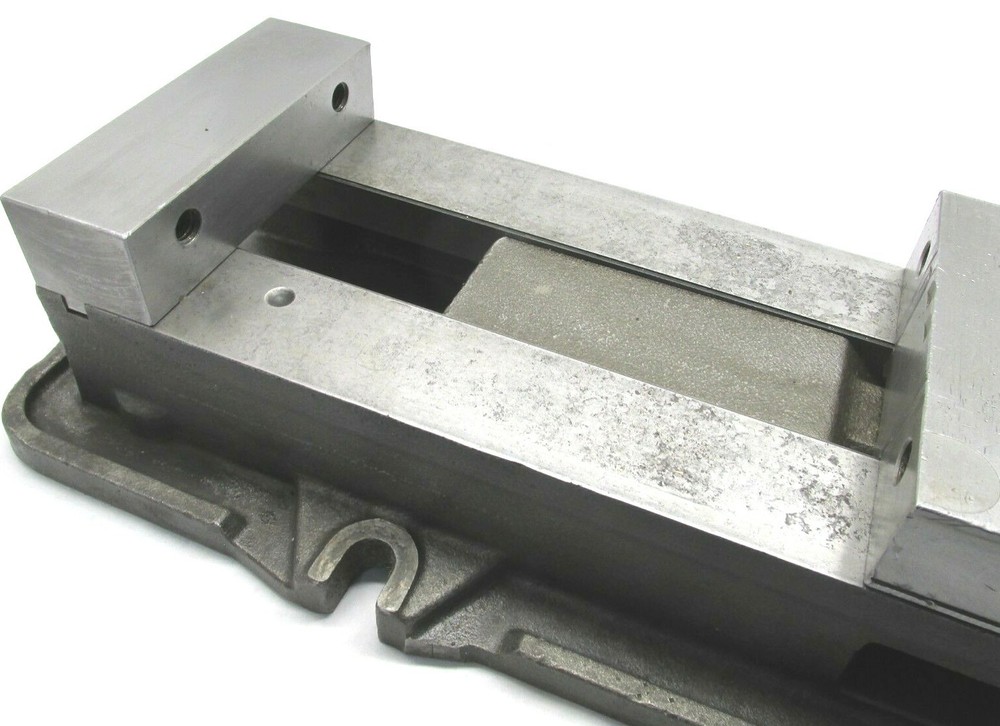 KURT ANGLOCK 6" MILLING MACHINE VISE - #D675