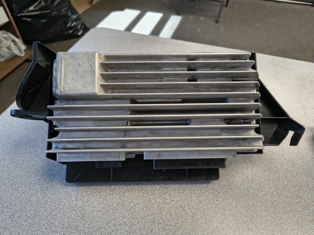 OEM Audi Q5 Audio Sound System Amplifier Module And Bracket
