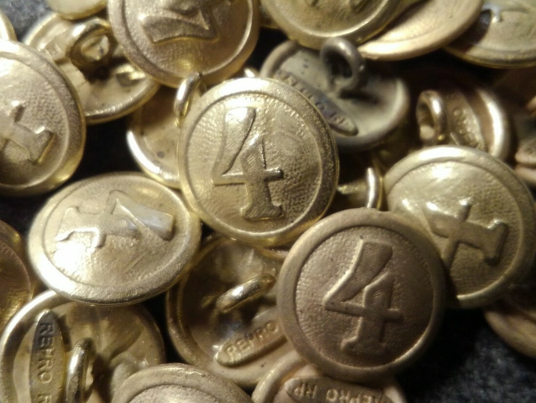 WWI German 4th Kompanie Buttons 1910 in brass, unpainted buttons by the pair