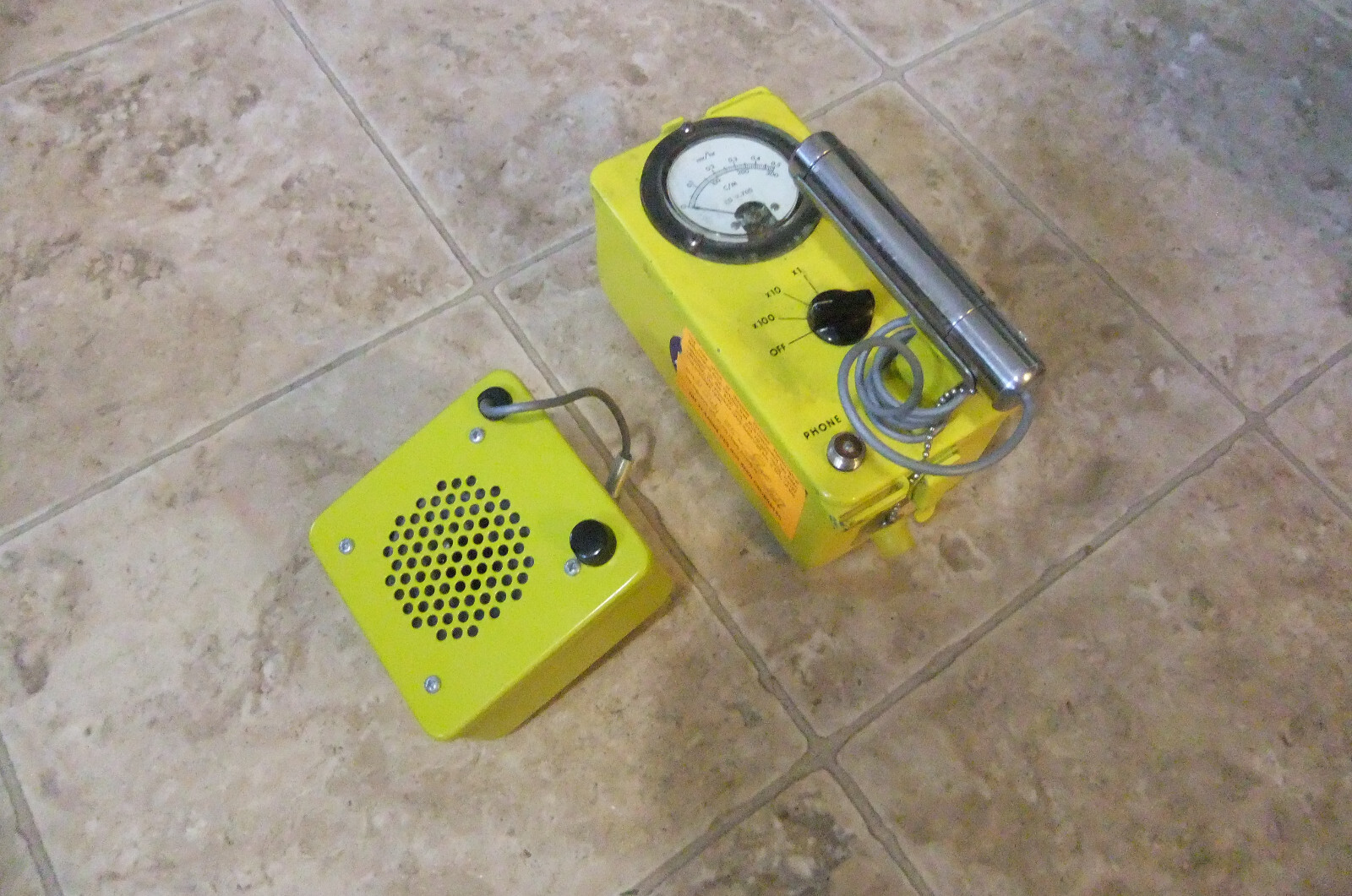 Blemished!! CDV-705 Loud Speaker and Extras!! For CDV-700 Geiger Counters!!