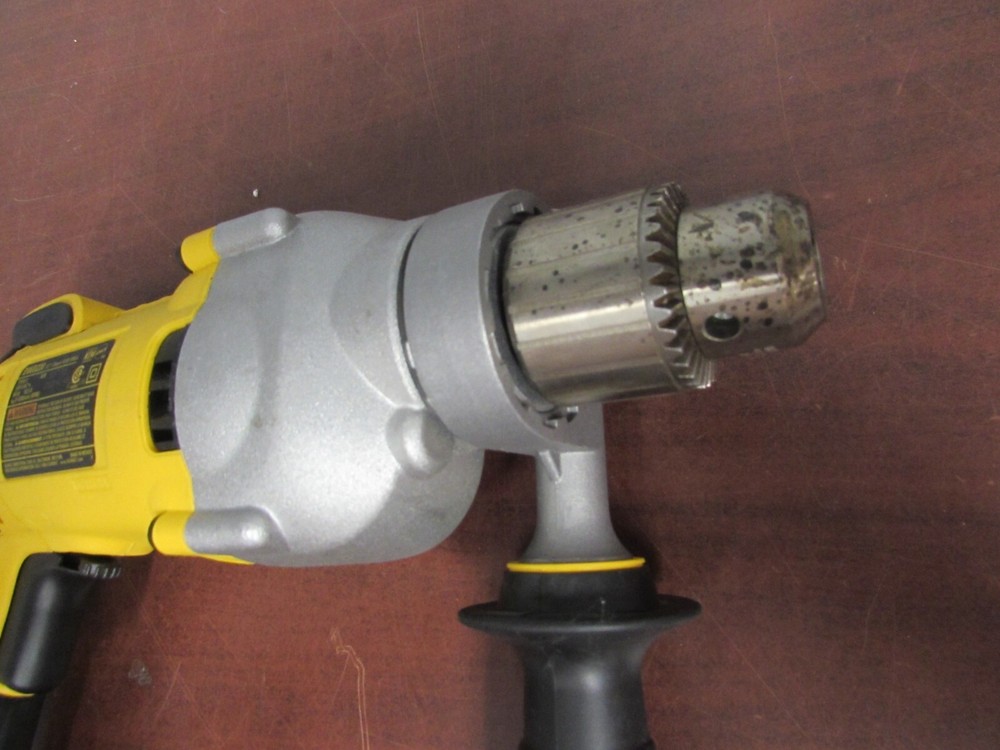 DEWALT DWD210G 1/2" VSR DRILL (21C)