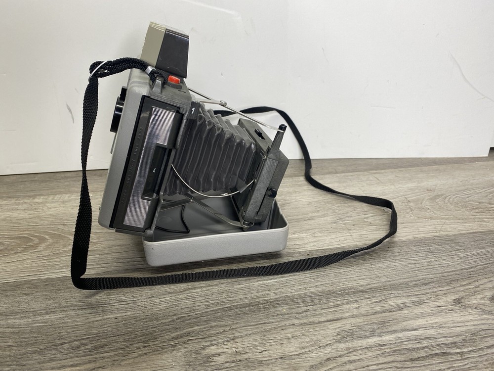 Pair of Polaroid Land Camera Countdown 70 With Case & Flash *Untested*