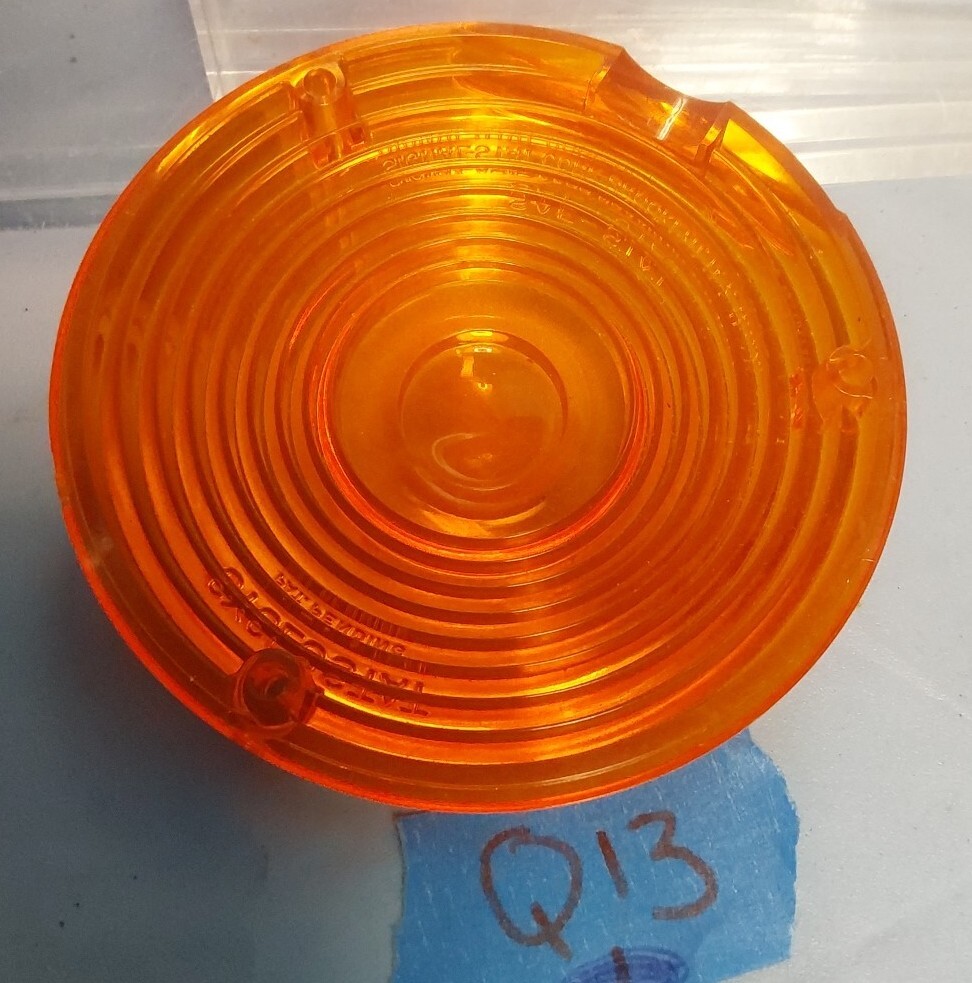 Amber Plastic Replacement Lens 4" Round 3 Screws. Q13