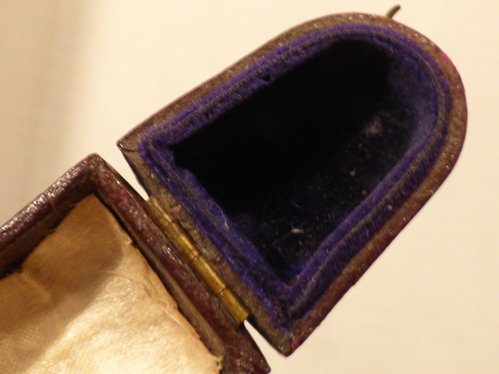 Antique Silver Thimble in Leather Case 1800s ? 10 CH Charles Horner