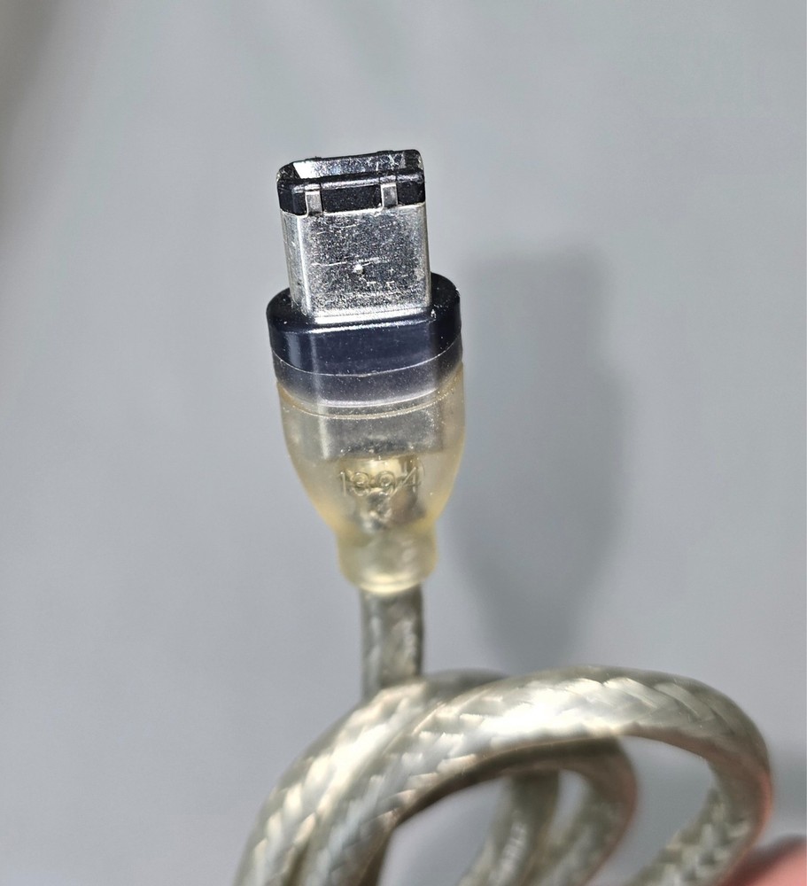 Lexar FireWire CompactFlash Reader – Model RW018 – Translucent Purple