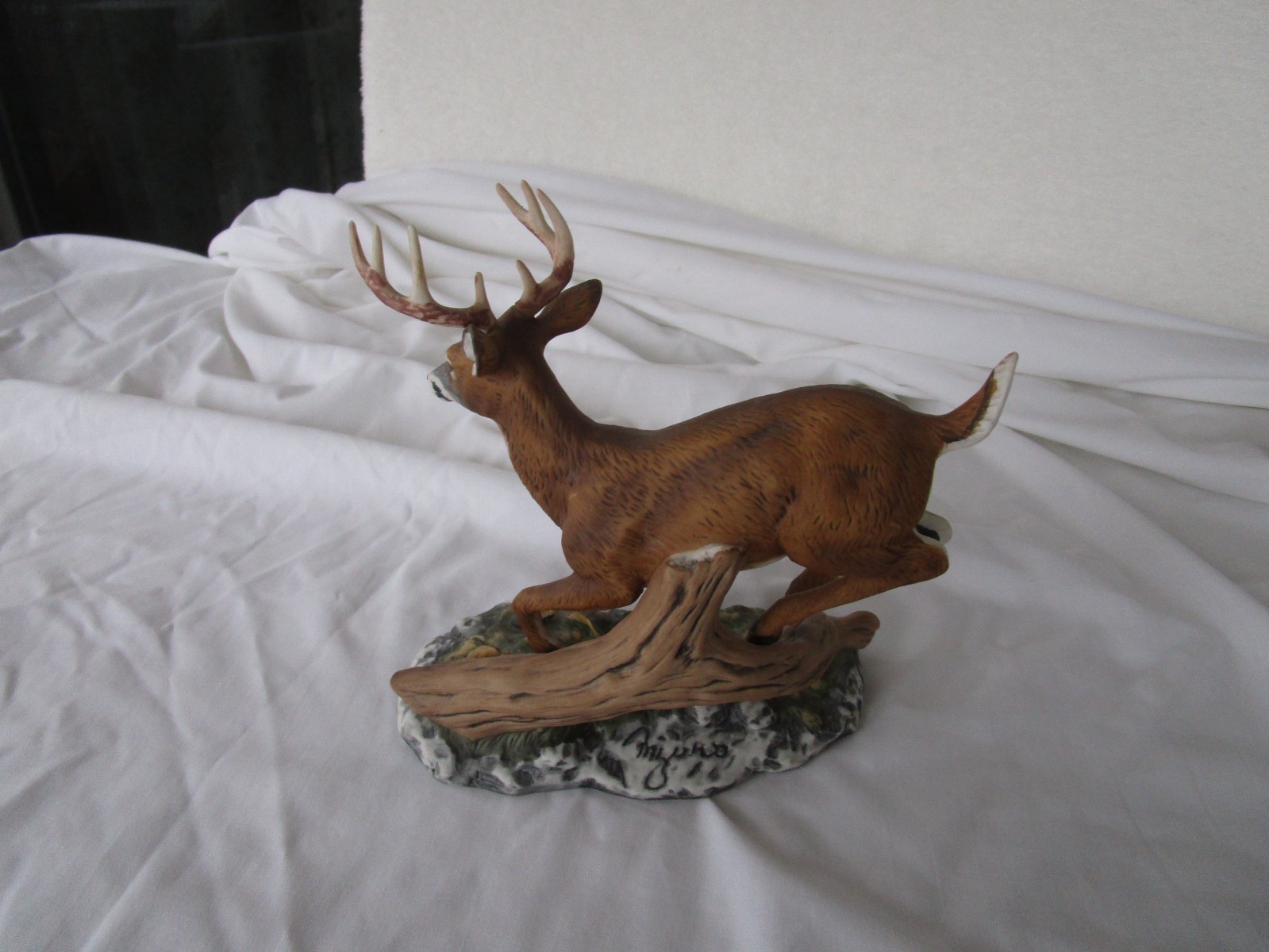 Masterpiece by Homco ~[ Porcelain Whitetail Buck Lifelike Figurine 1986 ] ~~!!!!