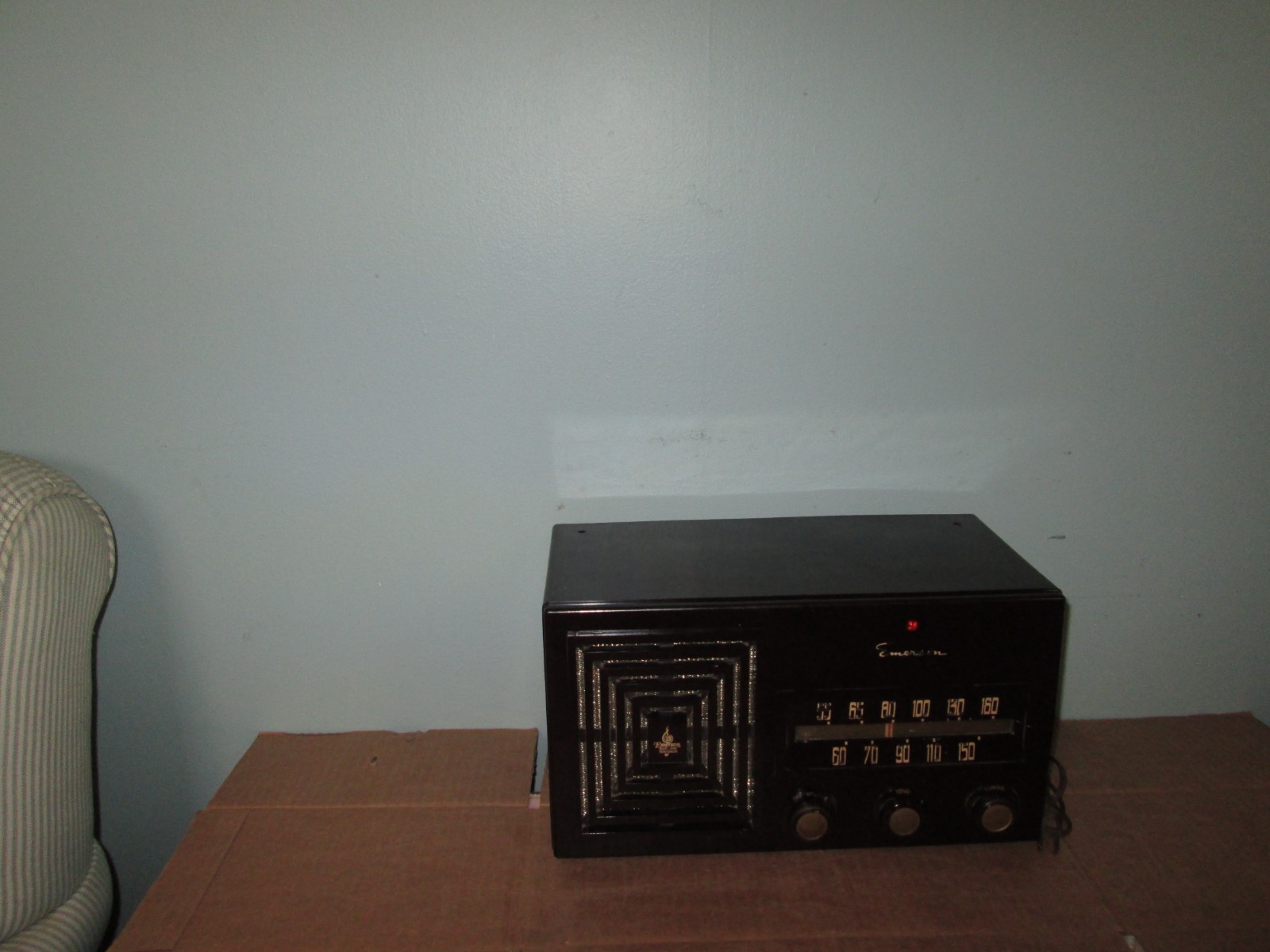 1953 Emerson 756B AM Bakelite Brown Tube Radio Vintage