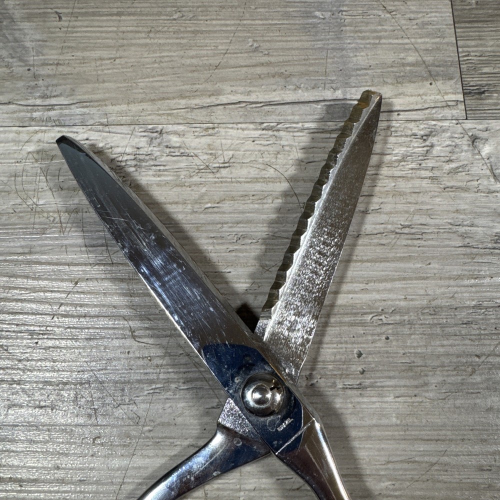 Singer C809 Pinking Shears Sewing Scissors Vintage