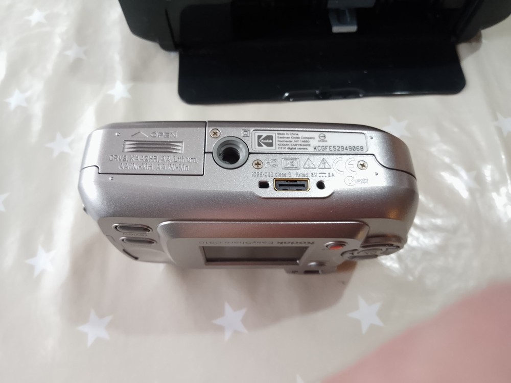 Kodak EasyShare C310 4.0MP Camera &Kodak EasyShare Printer Dock and Accessories