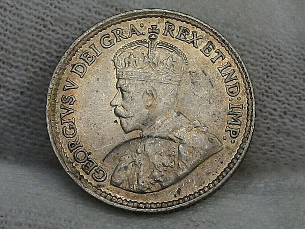 UNC 1918 Silver 5¢ Five Cent CANADA.  #11