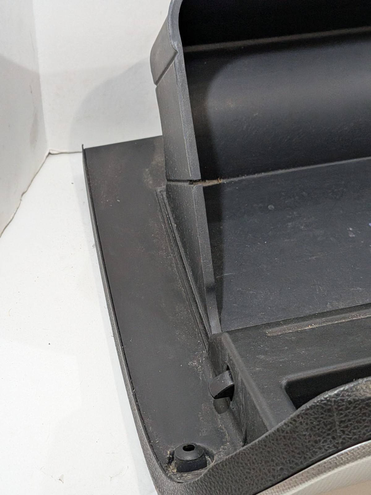 BB53-78060T10-AB/C 11-19 Ford Explorer Glove Box Door Black Silver Trim OEM