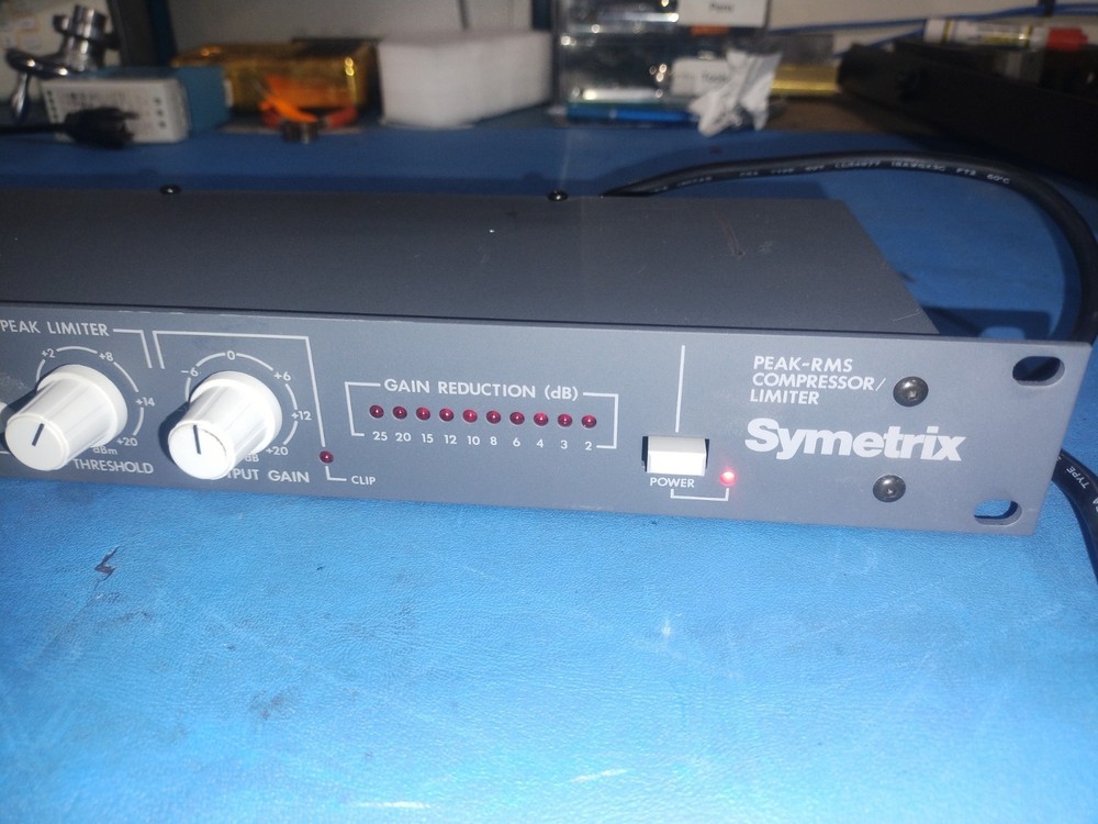 Symetrix 501, Latter Version, Peak-RMS Compressor, Limiter, Vintage Rack
