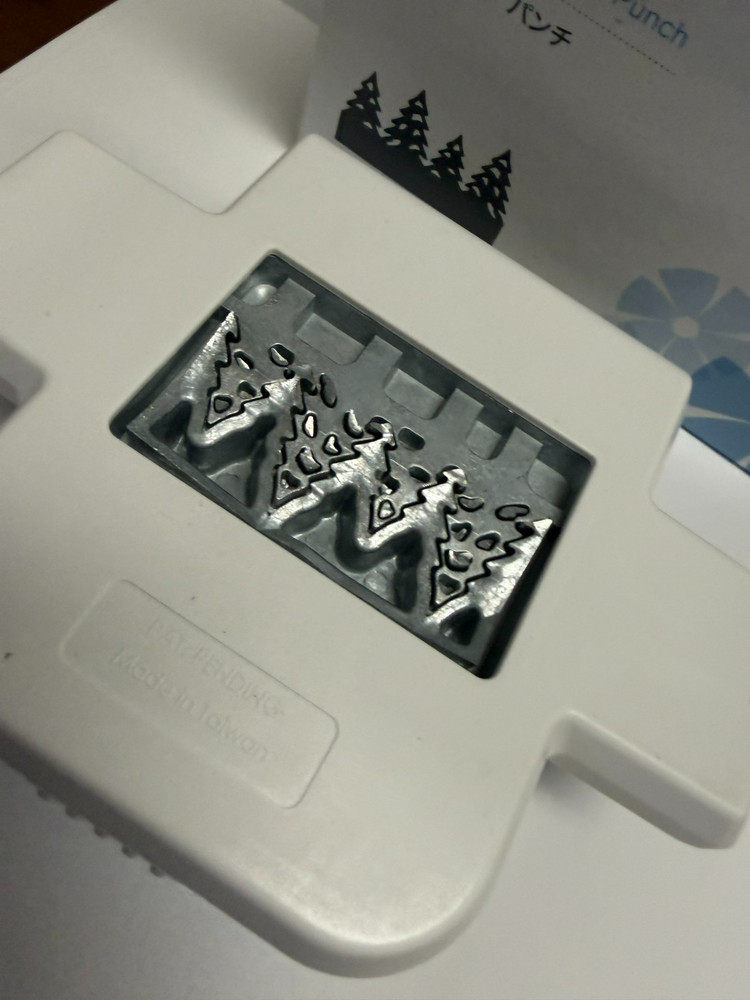 Creative Memories Treeline Decorative Border Punch **New Open Box**