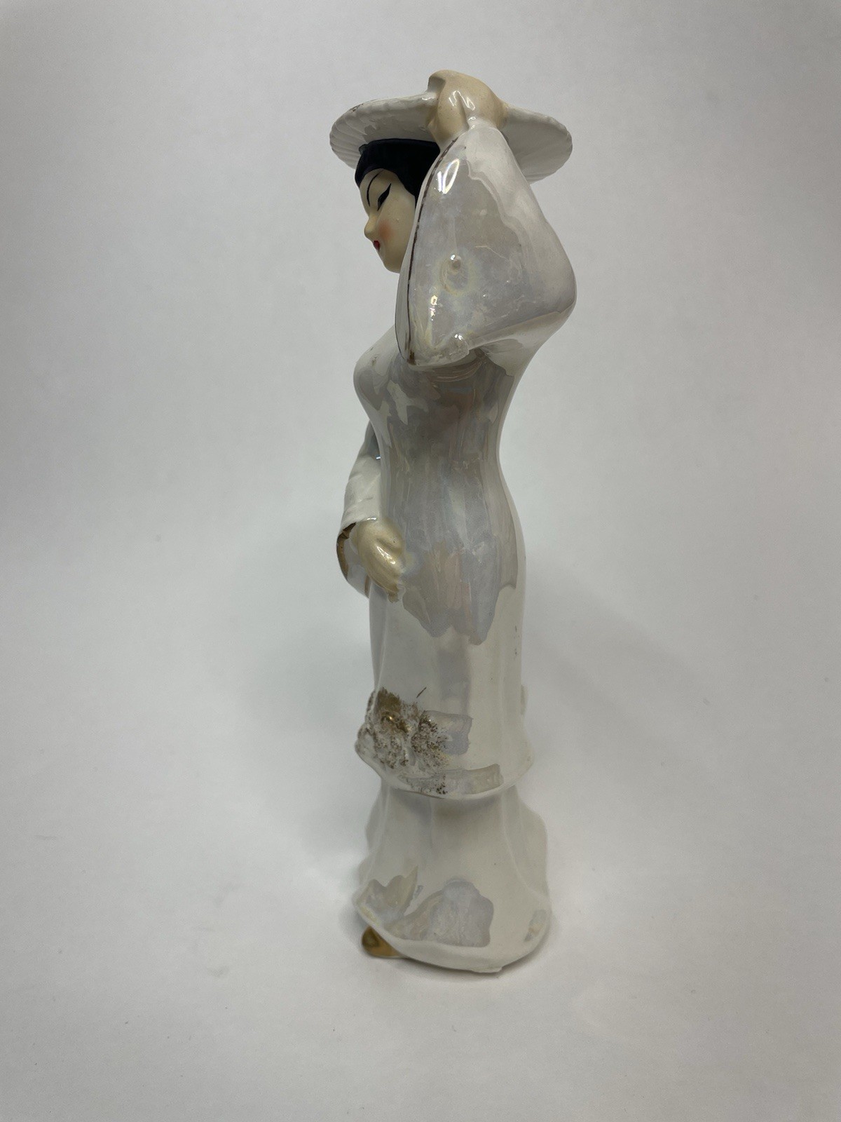 Vintage Geisha Porcelain Figurine Japanese Statue Vintage Iridescent White 8.5”