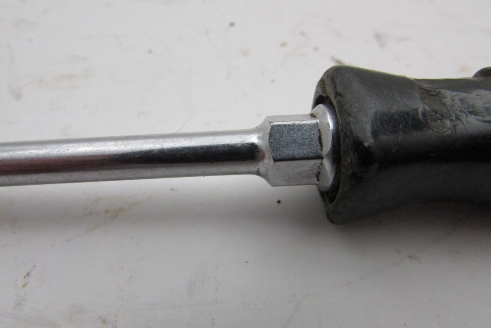 VINTAGE SNAP ON TOOLS FLAT BLADE SCREWDRIVER - BLACK SQUARE HANDLE - SSD2