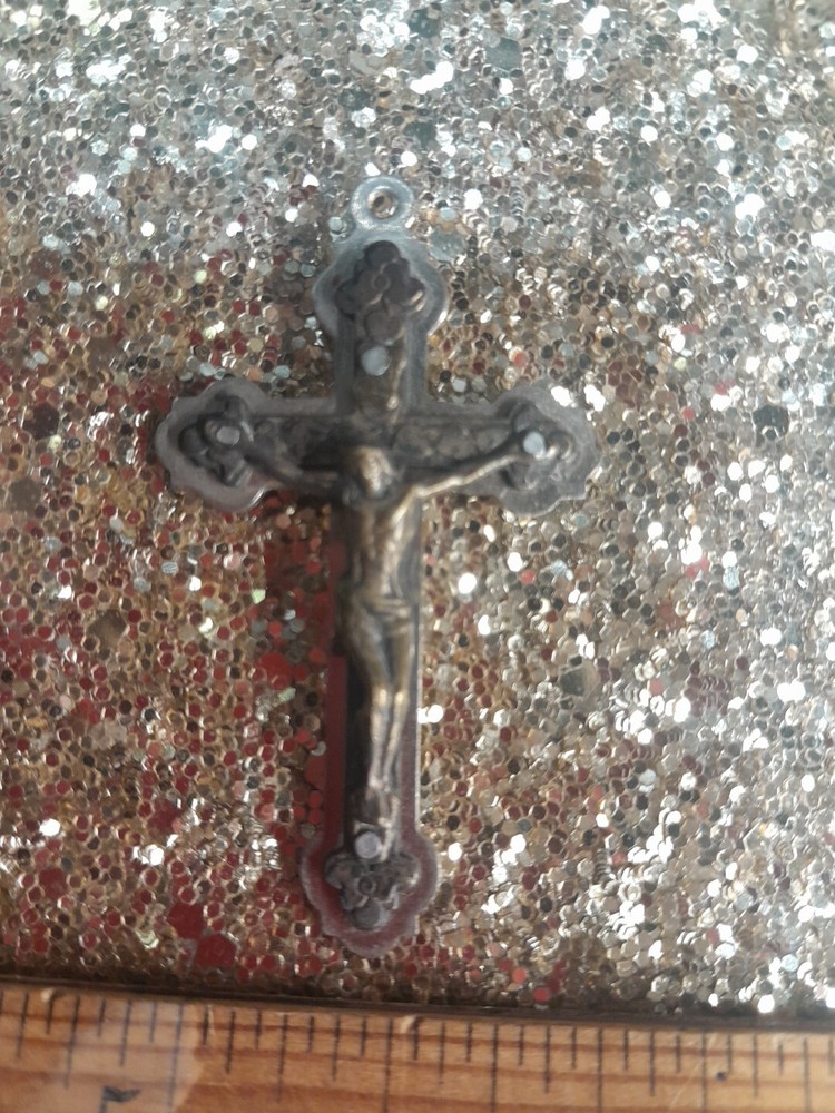 crucifix pendant