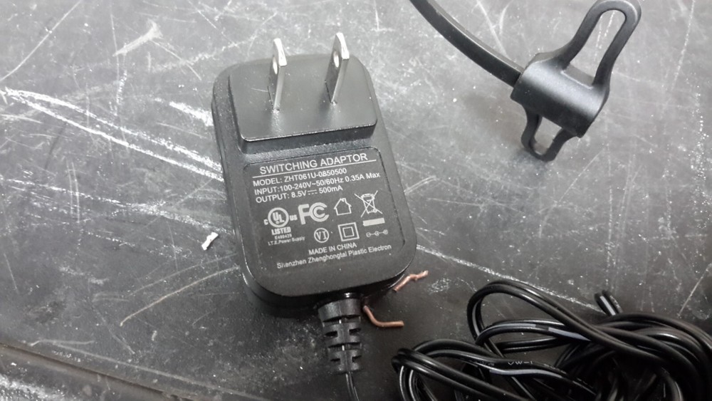 Discover model D904 Headset, base, battery OPEN BOX APPEARS NEW