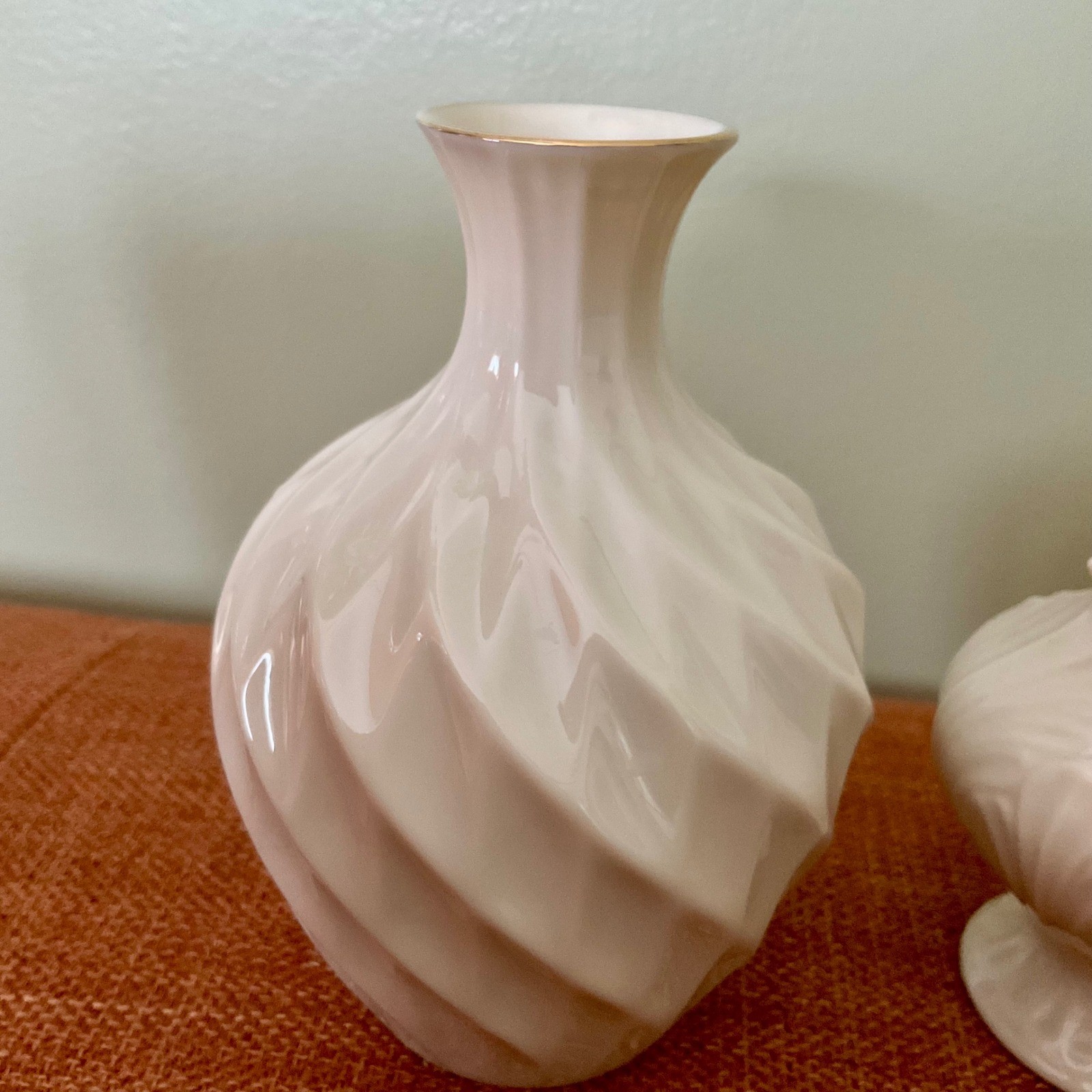 Lenox Ivory Fine China Bud Vase Set 24k Gold Trim Swirl Leaf Embossed Made USA