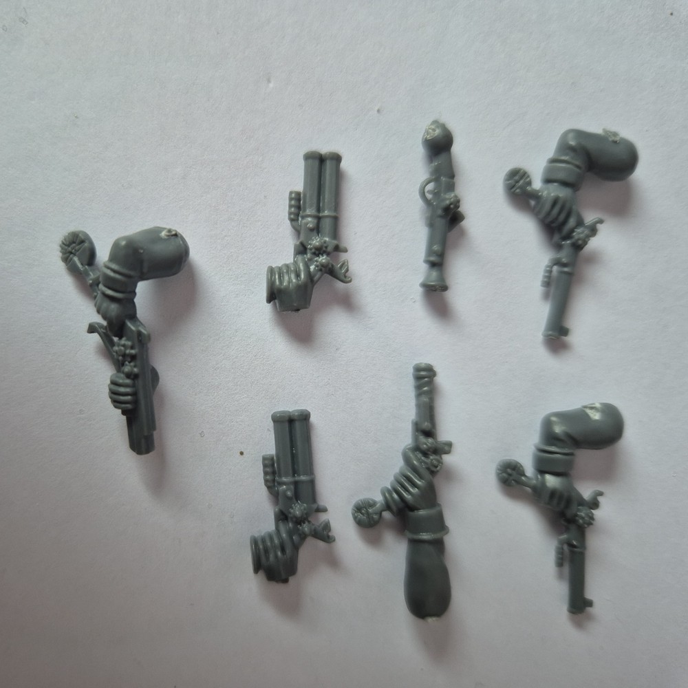 Warhammer Dwarf Thunderers Pistols Bits x 7