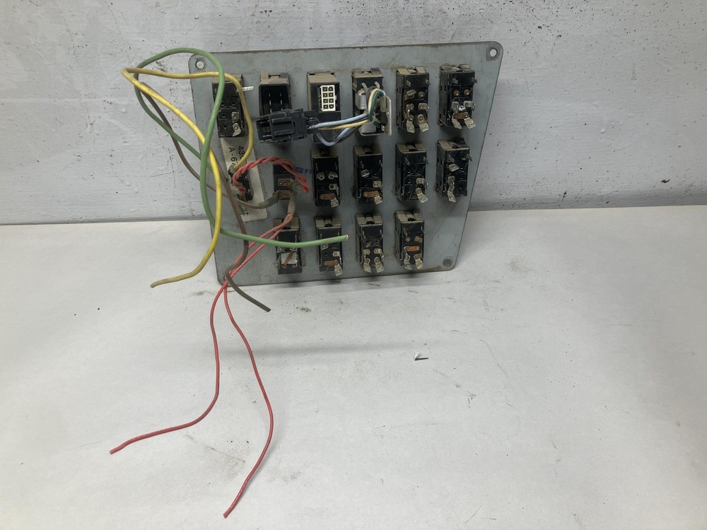 International 9200 SWITCH Dash Panel - Used