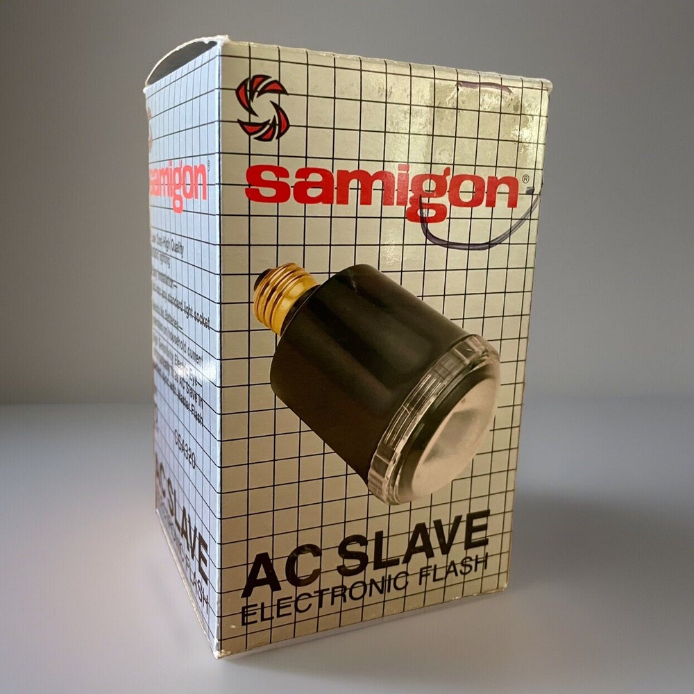 Samington AC MASTER Electronic Flash Fits Into Standard Socket NEW Old