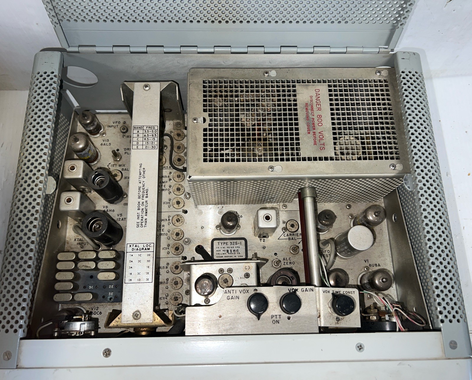 Collins 32S-1 Winged Emblem Ham Radio Transmitter Please Read.