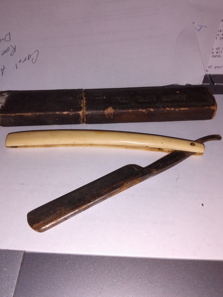 3 VINTAGE STRIGHT RAZORS