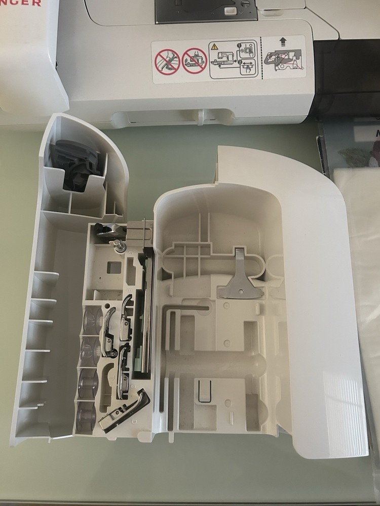 Singer Quantum XL-5000 Computerized Sewing Machine & Embroidery Plus Hoops