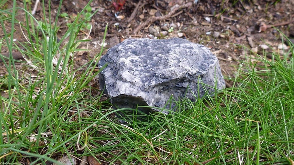 Weatherproof Outdoor Key Holder - Authentic-Looking Rock Design for Security