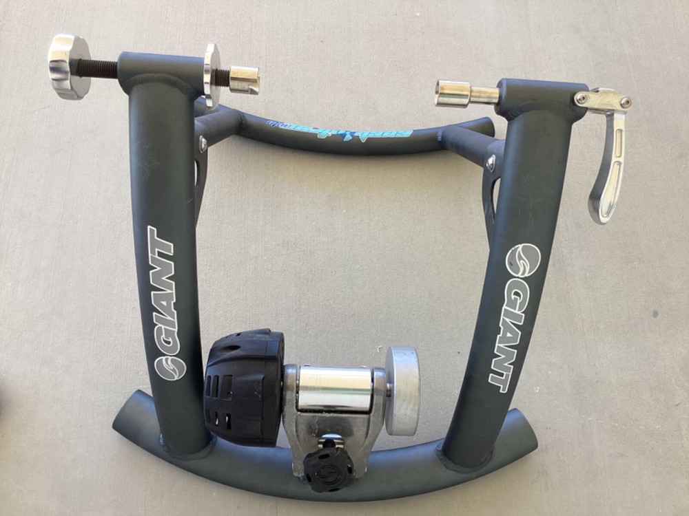 Giant Cyclotron Auto Bicycle Trainer