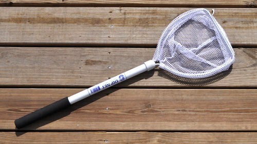 Joy Fish Bait Well Net 9" X 10" Hoop 16" PVC Handle White