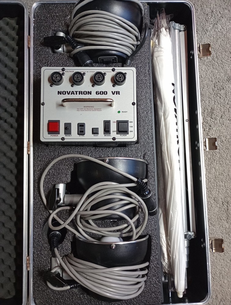 Novatron 600 VR Studio Lighting 3 Strobe/Flash Head Lamp Kit