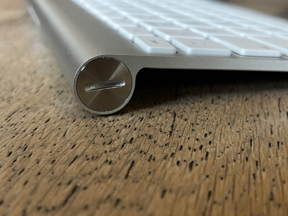 Apple A1314 / A1296 Wireless Keyboard + Magic Mouse - Bluetooth Mac Combo Set