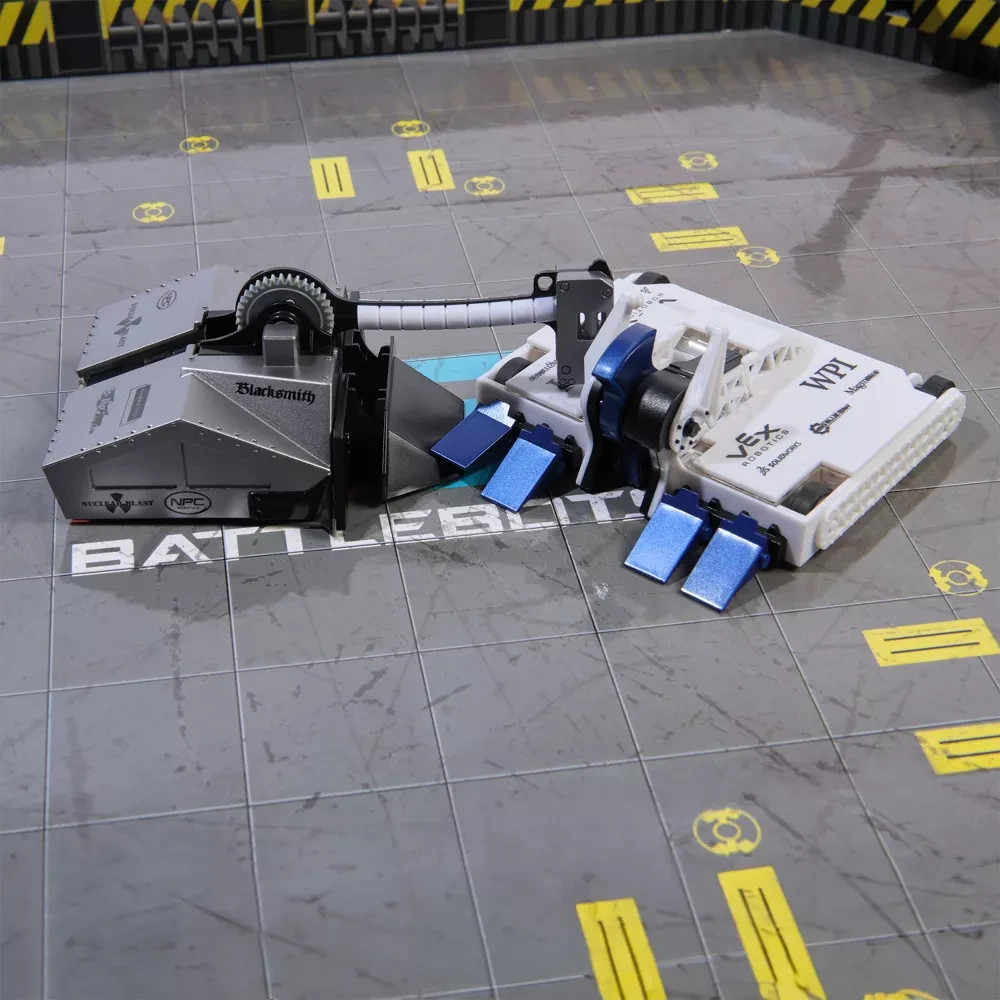 New HEX BOTS BattleBots Arena Bite Force & Blacksmith Remote Control Robot Toy