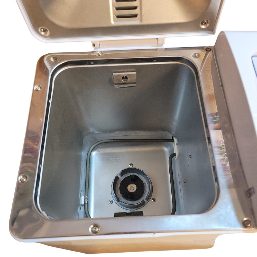 Bread Maker Oster Automatic Machine 520 Watts Model 5839 White Same Day Shipping