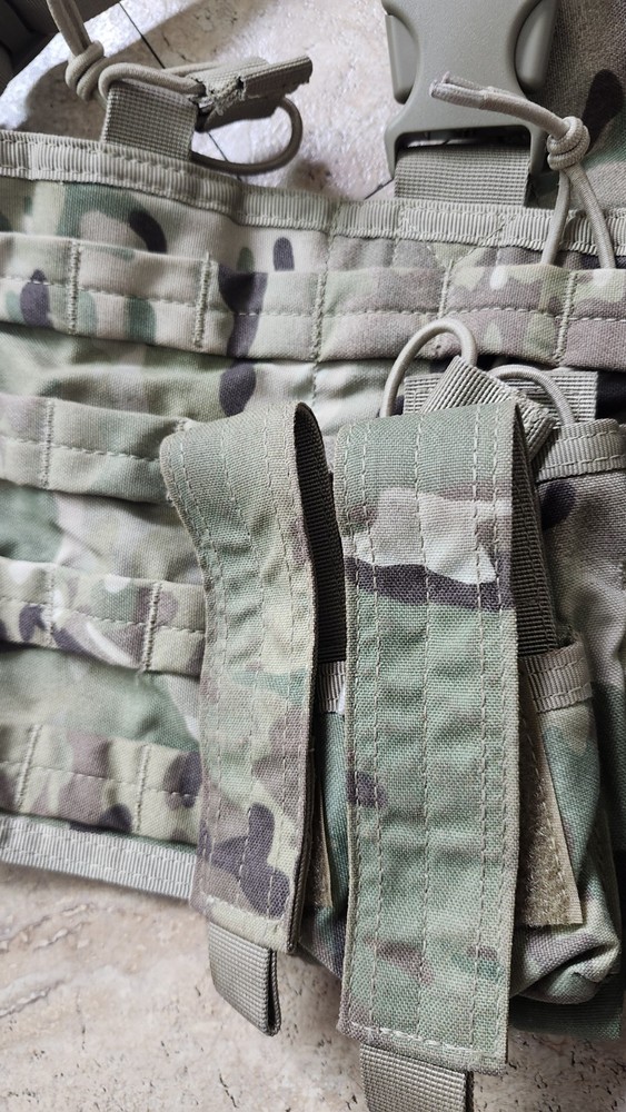 Condor Multicam Tacitcal Chest Rig W/ Pouches/hydration Bladder Insert