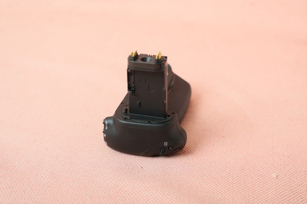 Canon BG-E21 Battery Grip for EOS 6D Mark II