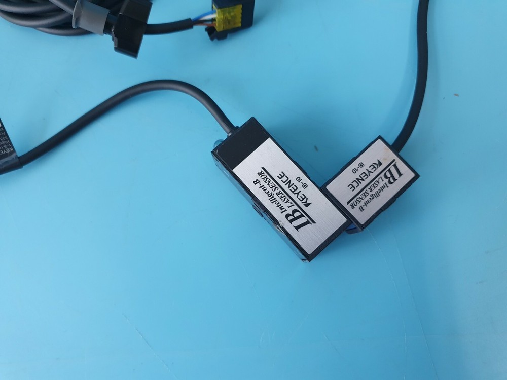 KEYENCE IB-10 Laser Thrubeam Sensor