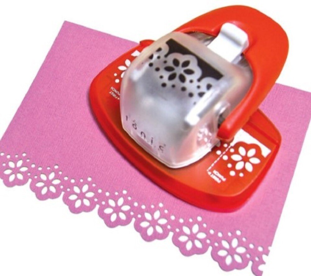Tonic Studios Simplicity Pattern Paper Punch Daisy 2 Border Trim