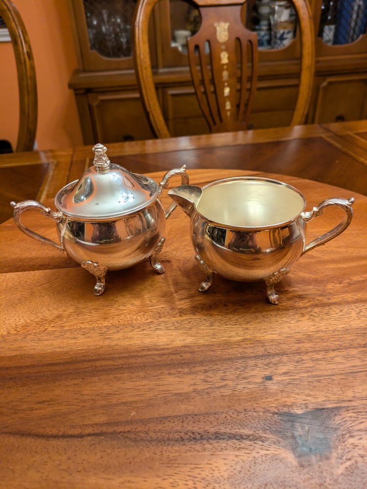 Leonard Silverplate Covered Sugar And Creamer Set