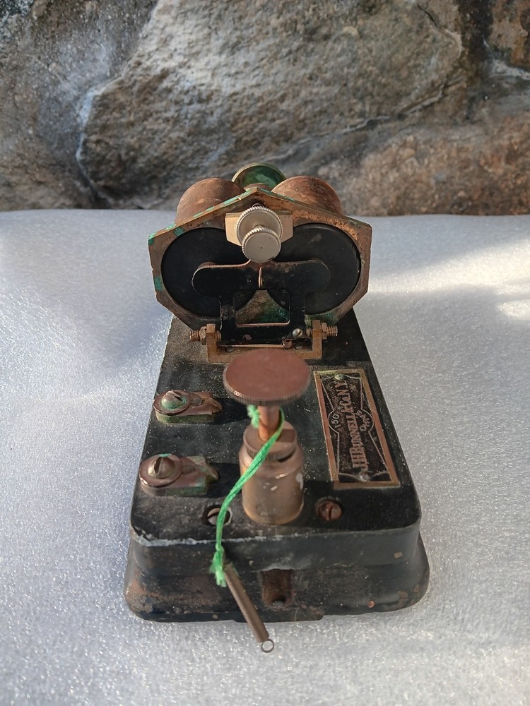 J.H. Bunnell & Co. NY 150 Ohms Telegraph Relay Metal Base RR Original Badge 1920