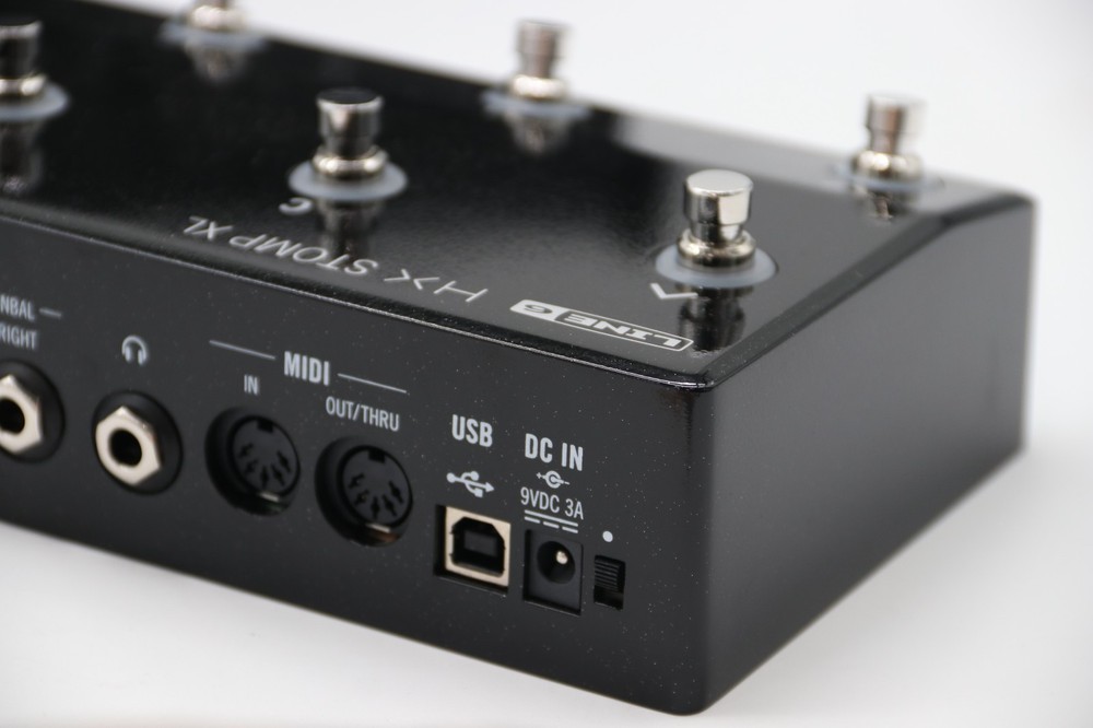 Line 6 HX Stomp XL Guitar Multi-effects Floor Processor - Black