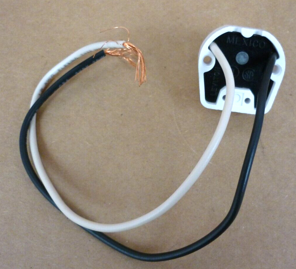 Leviton Linear Fluorescent Lampholder, 660W-600V