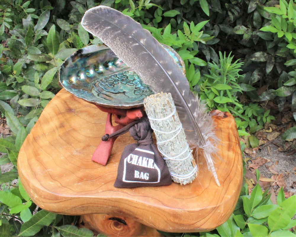 SMUDGE KIT: ABALONE SHELL STAND BLUE SAGE FEATHER AND 7 CHAKRA CRYSTALS